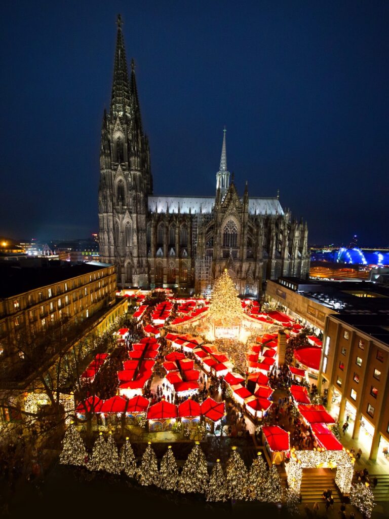 Christmas market at Cologne cathedral from the air