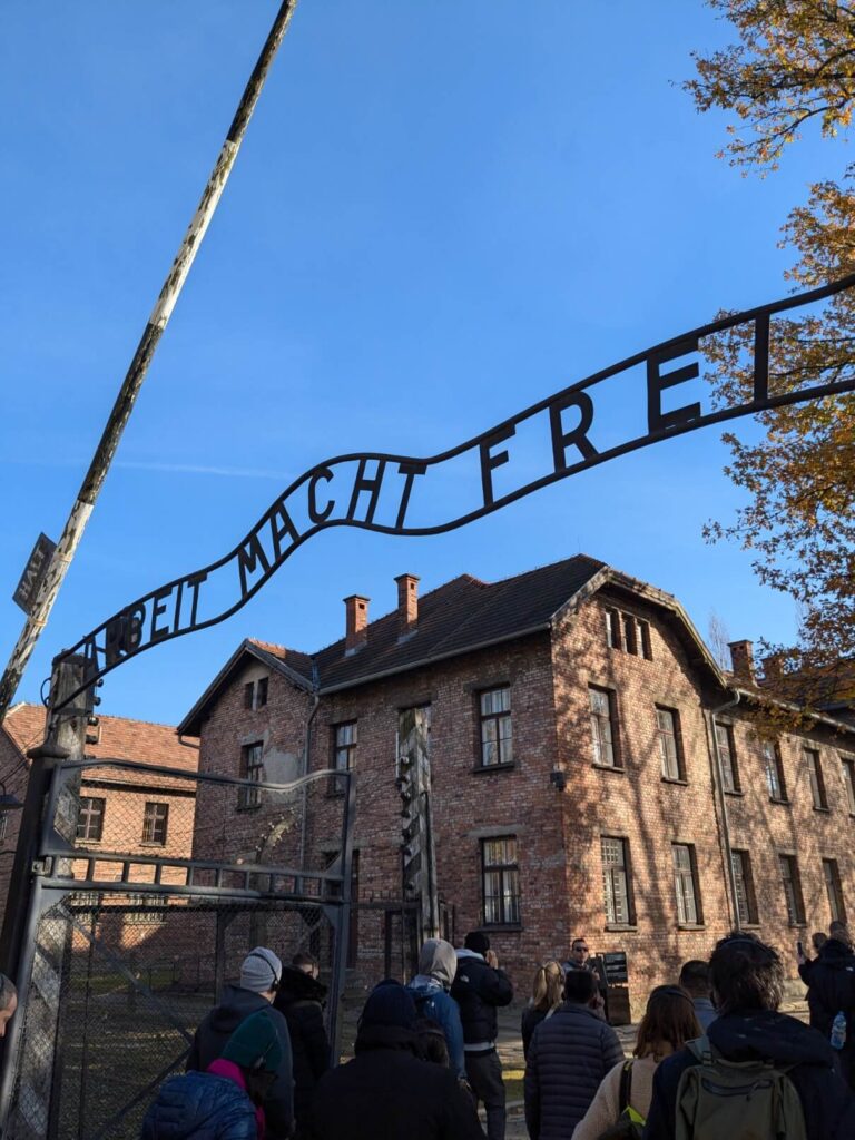 Arbeit macht frei